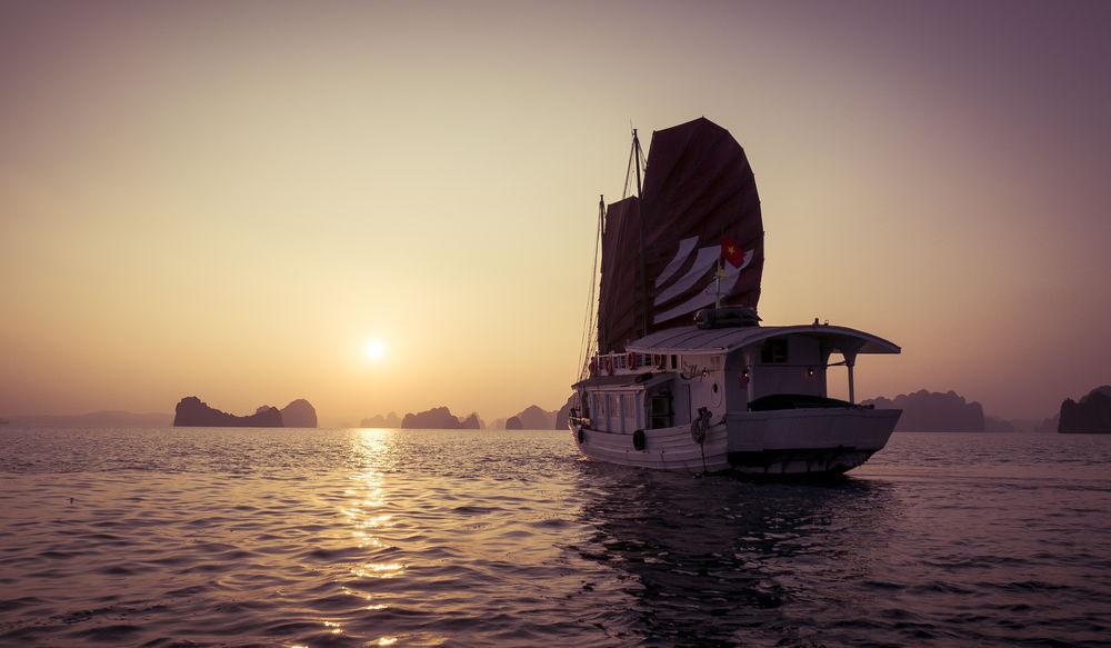 Bhaya Legend Cruises Hotel Ha Long Exterior photo