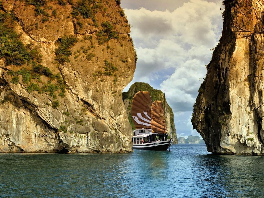 Bhaya Legend Cruises Hotel Ha Long Exterior photo